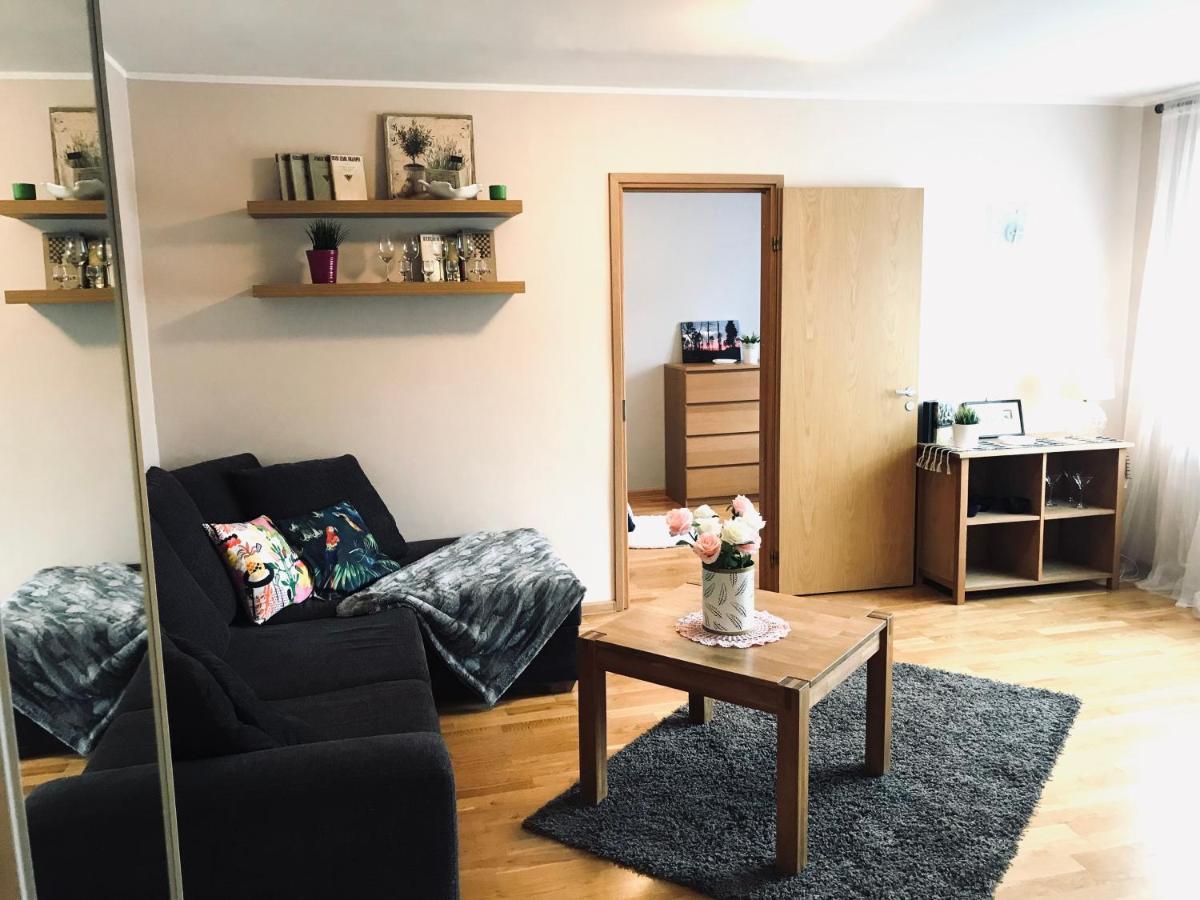 Cozy City Central Apartment, Free Parking タリン エクステリア 写真